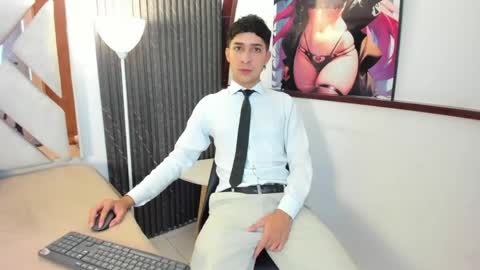 alantaylorr_ online show from April 2026 02:08:01 PM