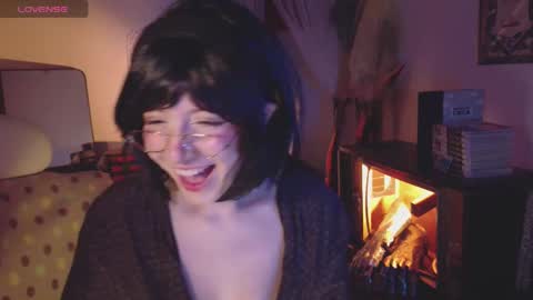 Snapshot of alaskagrace chatting on November 2025 04:37:02 AM Alaska Grace online show from November 2025 04:37:02 AM