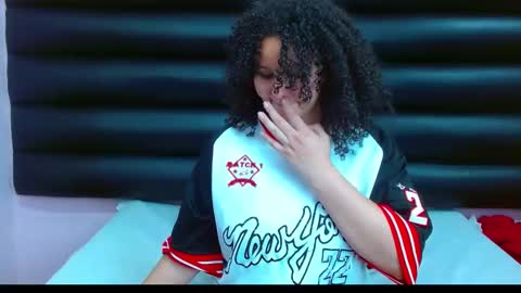 Snapshot of alasmith_ chatting on December 2024 01:58:02 AM AlaSmith online show from December 2024 01:58:02 AM