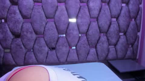 Snapshot of alasmith_ chatting on October 2025 02:28:01 AM AlaSmith online show from October 2025 02:28:01 AM