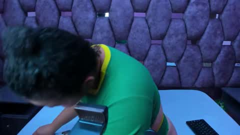 Snapshot of alasmith_ chatting on November 2025 02:22:01 AM AlaSmith online show from November 2025 02:22:01 AM