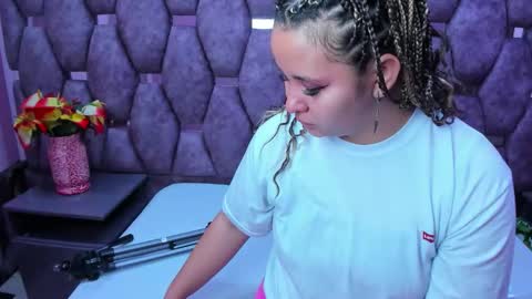 Snapshot of alasmith_ chatting on December 2025 01:58:01 AM AlaSmith online show from December 2025 01:58:01 AM