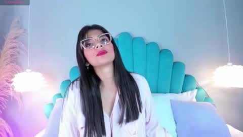 Alassia Hocthner online show from November 2025 11:32:02 AM