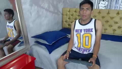 Snapshot of alasttor__ chatting on November 2025 01:54:02 PM Alasttor online show from November 2025 01:54:02 PM