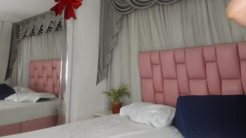 albaandthayron online show from December 2024 11:09:02 AM