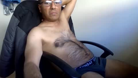 albalchal1973 online show from September 2025 01:40:01 AM