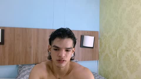 Snapshot of albertbernal69 chatting on January 2025 02:22:02 AM Albert online show from January 2025 02:22:02 AM