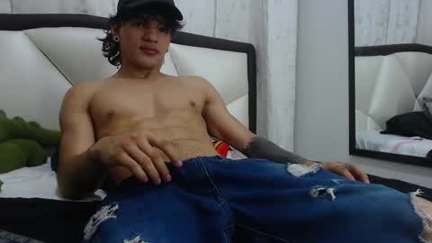 Snapshot of albertbernal69 chatting on March 2025 08:33:02 AM Albert online show from March 2025 08:33:02 AM