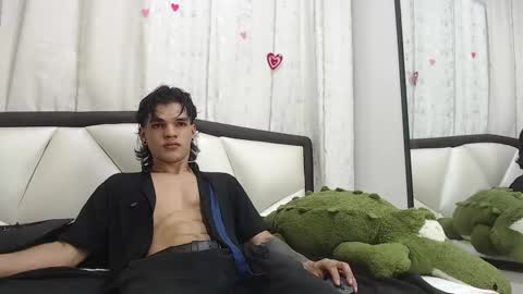 Snapshot of albertbernal69 chatting on March 2025 03:43:01 AM Albert online show from March 2025 03:43:01 AM