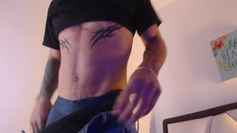 Snapshot of albertbernal69 chatting on November 2025 04:22:02 AM Albert online show from November 2025 04:22:02 AM