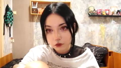 Im Katrina online show from October 2025 05:28:01 PM