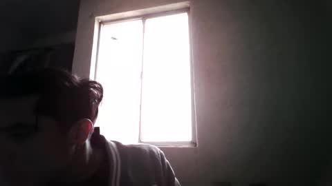 albertoarenas16 online show from April 2026 06:08:02 PM