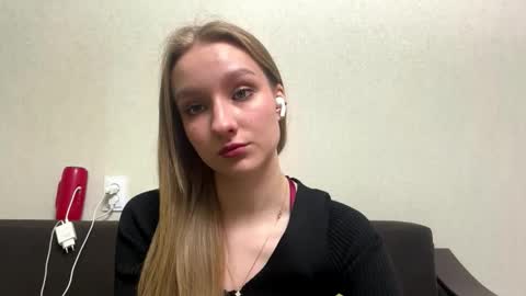 Lina   online show from March 2026 05:40:01 PM