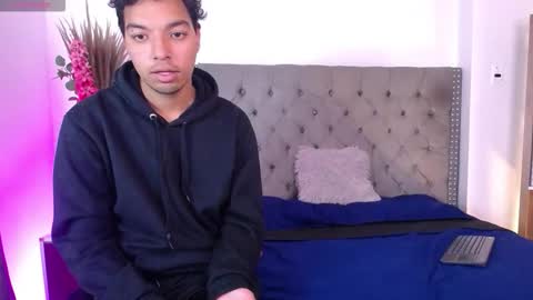 Ale and shian online show from November 2025 07:38:01 PM