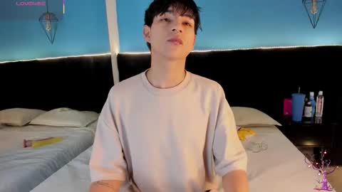 ale_aurarashi online show from September 2025 02:44:02 AM