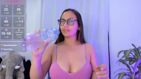 aleaa  online show from October 2025 12:44:02 AM