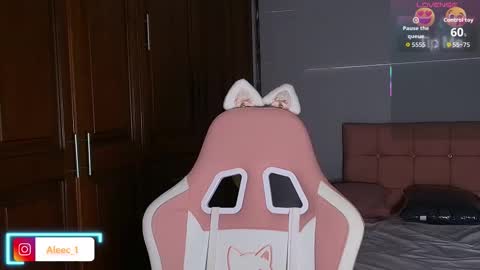 Snapshot of alecadrews_ chatting on October 2025 09:35:02 PM ALEC ANDREWS online show from October 2025 09:35:02 PM