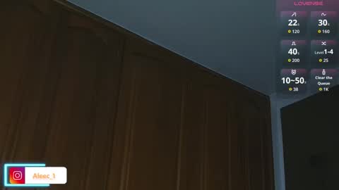 Snapshot of alecadrews_ chatting on October 2025 09:37:01 PM ALEC ANDREWS online show from October 2025 09:37:01 PM