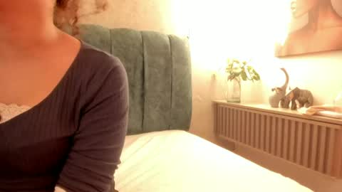 Aleera online show from April 2026 08:10:01 PM