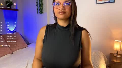 Aleia online show from October 2025 10:44:02 PM