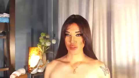 aleinacroft online show from February 2025 10:51:02 PM