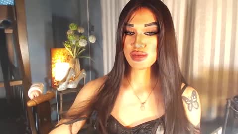 aleinacroft online show from February 2025 04:33:01 PM