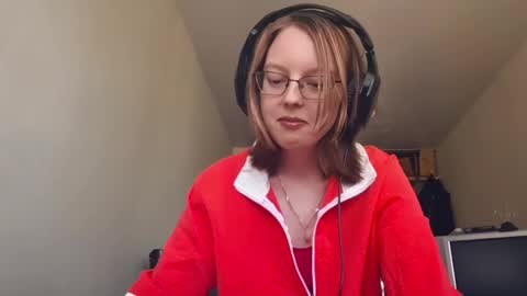 Snapshot of aleishaotinger chatting on May 2026 12:22:02 PM Ale online show from May 2026 12:22:02 PM