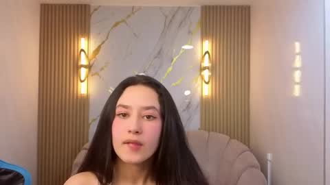 aleja online show from November 2025 08:38:02 PM