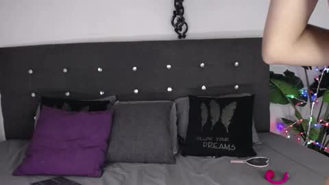 Snapshot of aleja_spearsx chatting on November 2025 12:49:02 PM Alejandra online show from November 2025 12:49:02 PM