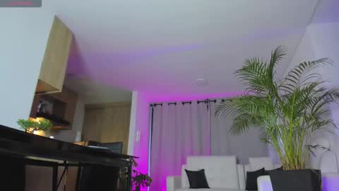 A L E J A N D R A online show from October 2025 11:08:02 AM