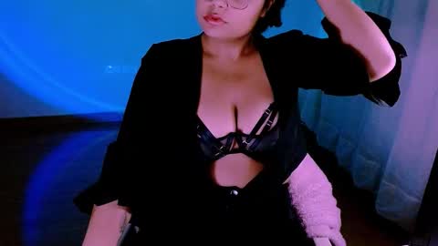 Alejandra  online show from November 2025 01:41:02 AM