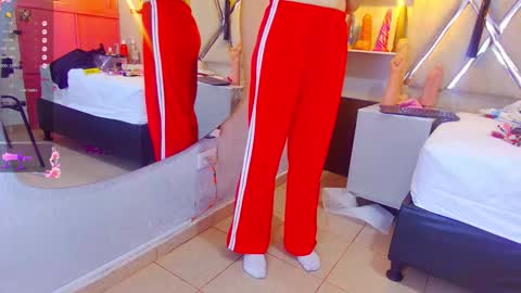 Snapshot of alejandra_martinss chatting on November 2025 03:06:01 AM alejandra martins online show from November 2025 03:06:01 AM