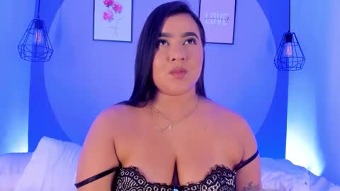 Alejandra online show from November 2025 08:44:01 PM