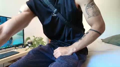 Snapshot of alejandro_bigcock chatting on July 2026 12:19:02 PM Alejandro Hernndez online show from July 2026 12:19:02 PM