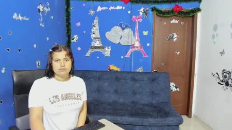 Snapshot of alejita_smithh chatting on February 2025 12:22:02 PM zoe and Kataleya online show from February 2025 12:22:02 PM