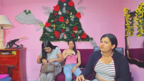 zoe and Kataleya online show from December 2025 12:11:02 PM