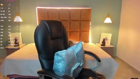 ALejoo Saenz online show from October 2025 10:32:02 PM