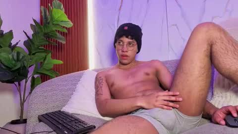 Snapshot of alejostonevg chatting on February 2026 07:31:01 PM Alejo online show from February 2026 07:31:01 PM