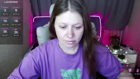 Snapshot of alekasamui chatting on February 2025 04:43:01 AM Aleksa online show from February 2025 04:43:01 AM