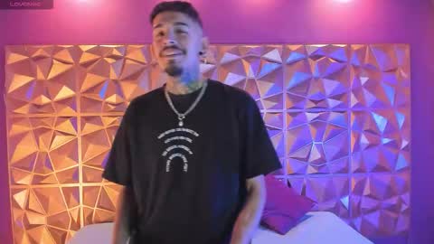 aleking13 online show from October 2025 12:16:01 PM