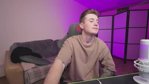 Alex and Linar online show from November 2025 10:54:01 PM