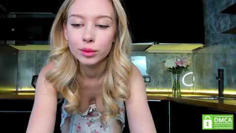 Snapshot of aleksa_cutie chatting on January 2025 09:40:02 AM Next stream - 2 dec - online show from January 2025 09:40:02 AM