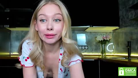 Snapshot of aleksa_cutie chatting on January 2025 12:44:02 PM Next stream - 2 dec - online show from January 2025 12:44:02 PM