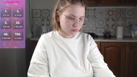 Snapshot of aleksaflirt chatting on February 2025 08:14:02 PM Aleksa online show from February 2025 08:14:02 PM