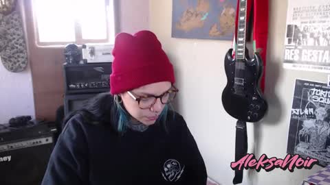 Snapshot of aleksanoir chatting on February 2025 02:37:01 PM AleksaNoir online show from February 2025 02:37:01 PM