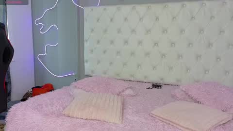 alektra_bryce online show from September 2025 08:43:01 PM