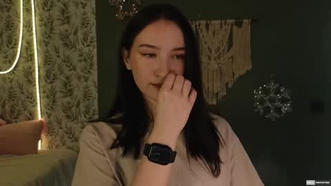 Alena online show from December 2024 01:38:02 PM