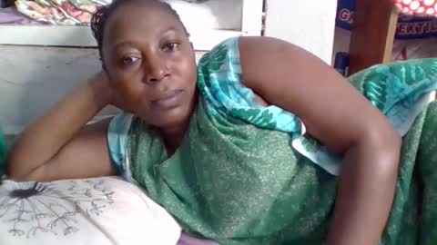 Noreen Kennth and Emilly online show from November 2025 06:12:02 AM