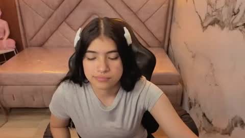 Snapshot of alesia_v chatting on July 2026 03:11:01 AM Live 1000pm 600am COLOMBIAN HOUR online show from July 2026 03:11:01 AM