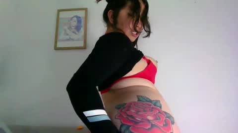 QUEEN OFF MILk  IM BACK  15 NOV online show from April 2026 06:04:02 PM